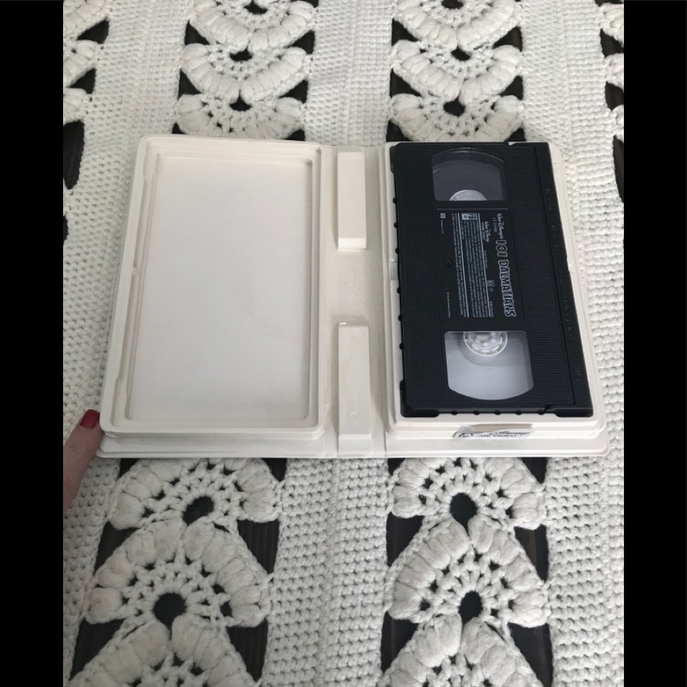Black Diamond Disney Classic VHS 101 Dalmatians - Picture 5 of 9